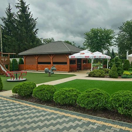 Hotel Hesperus Miedzyrzec Podlaski Exterior photo