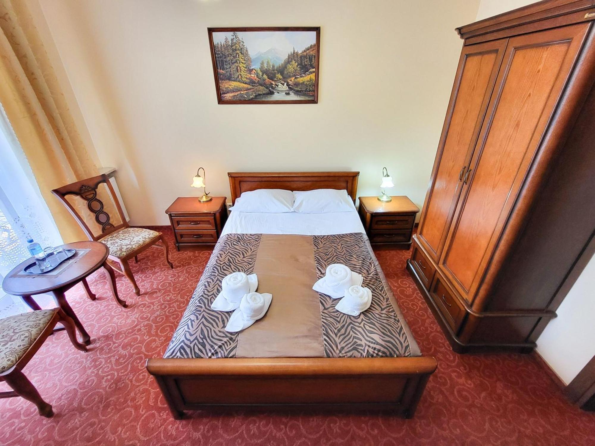 Hotel Hesperus Miedzyrzec Podlaski Exterior photo