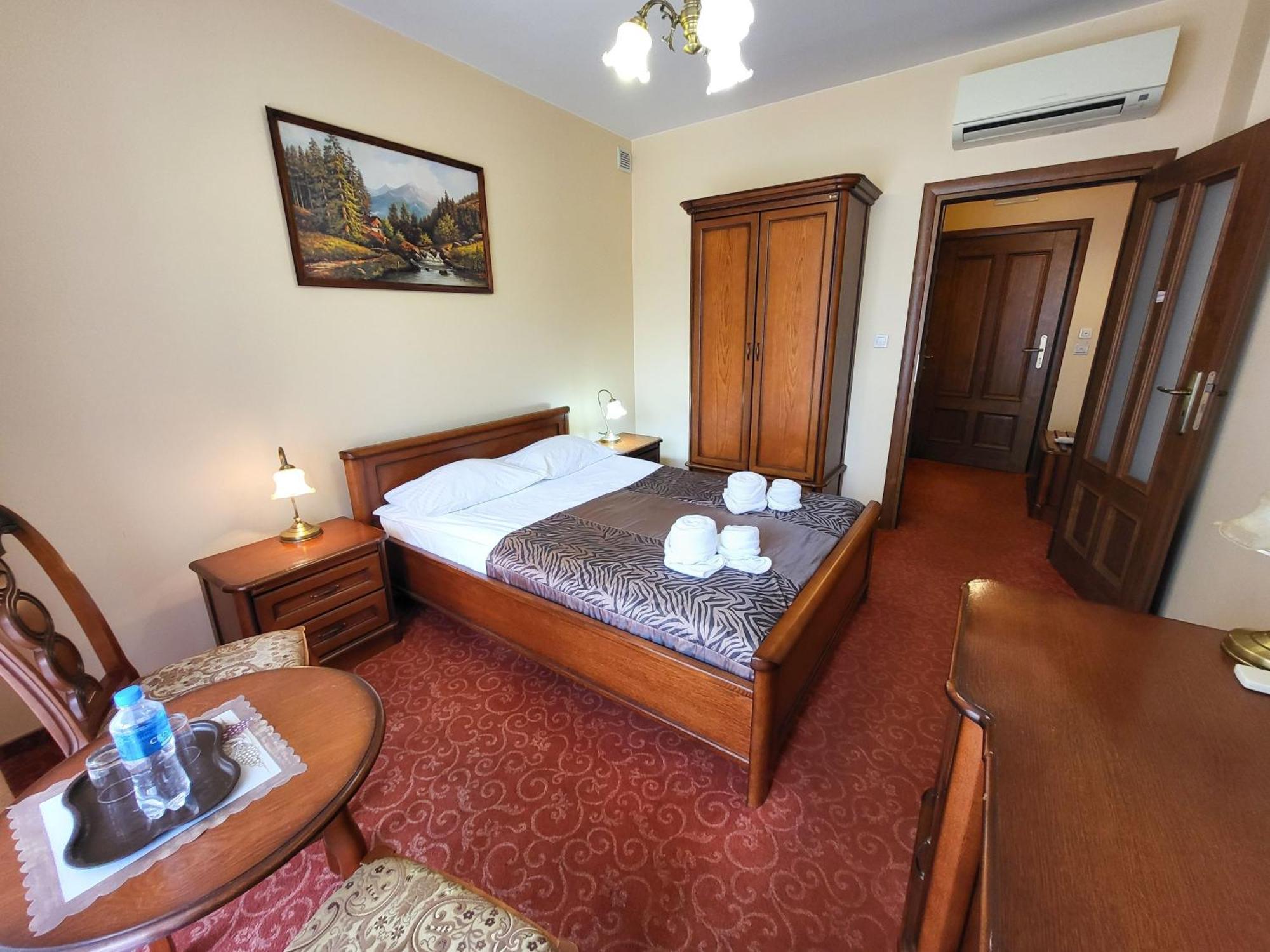 Hotel Hesperus Miedzyrzec Podlaski Exterior photo