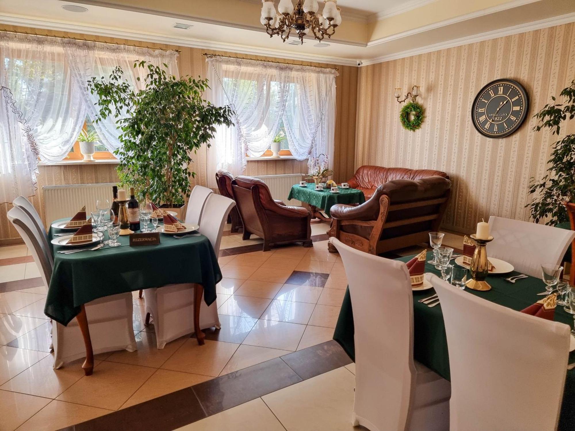 Hotel Hesperus Miedzyrzec Podlaski Exterior photo